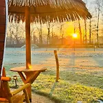 Parque de Campismo Magnolia Hoeve - Unieke Bestemming Voor Paardenliefhebbers En Bijzondere Overnachtingen In De *