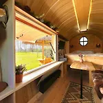Magnolia Hoeve - Unieke Bestemming Voor Paardenliefhebbers En Bijzondere Overnachtingen In De Κάμπινγκ