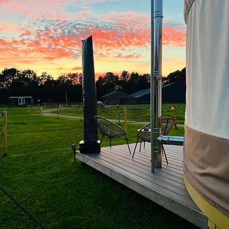 Magnolia Hoeve - Unieke Bestemming Voor Paardenliefhebbers En Bijzondere Overnachtingen In De אתר קמפינג Ledeacker