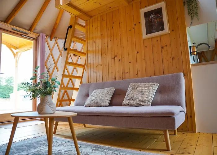 مكان تخييم Magnolia Hoeve - Unieke Bestemming Voor Paardenliefhebbers En Bijzondere Overnachtingen In De *