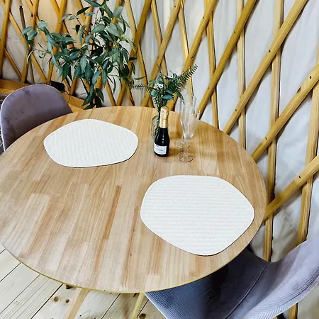 Magnolia Hoeve - Unieke Bestemming Voor Paardenliefhebbers En Bijzondere Overnachtingen In De Camping