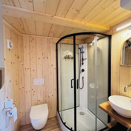 Magnolia Hoeve - Unieke Bestemming Voor Paardenliefhebbers En Bijzondere Overnachtingen In De Camping *