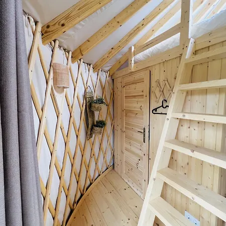 Magnolia Hoeve - Unieke Bestemming Voor Paardenliefhebbers En Bijzondere Overnachtingen In De *