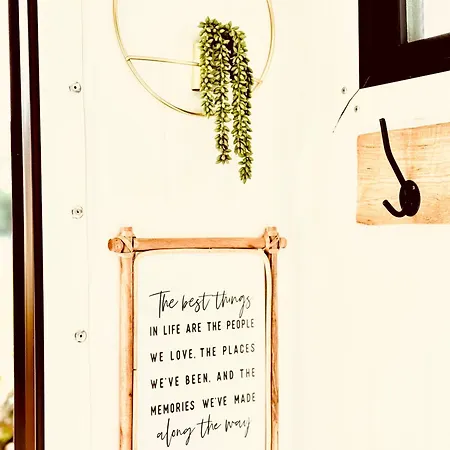 Magnolia Hoeve - Unieke Bestemming Voor Paardenliefhebbers En Bijzondere Overnachtingen In De Camping