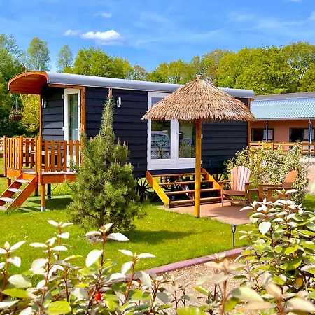 Magnolia Hoeve - Unieke Bestemming Voor Paardenliefhebbers En Bijzondere Overnachtingen In De Campsite